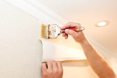Pose de papier peint à Compertrix — revêtements muraux et toiles de verre
